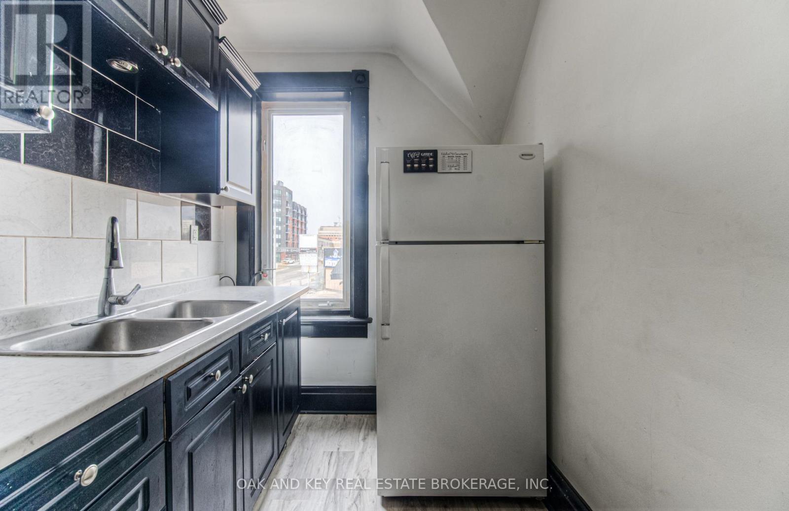 496 King Street E, Kitchener, Ontario  N2G 2L6 - Photo 15 - X12109415