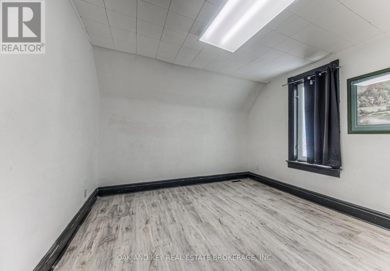 496 King Street E, Kitchener, Ontario  N2G 2L6 - Photo 22 - X12109415