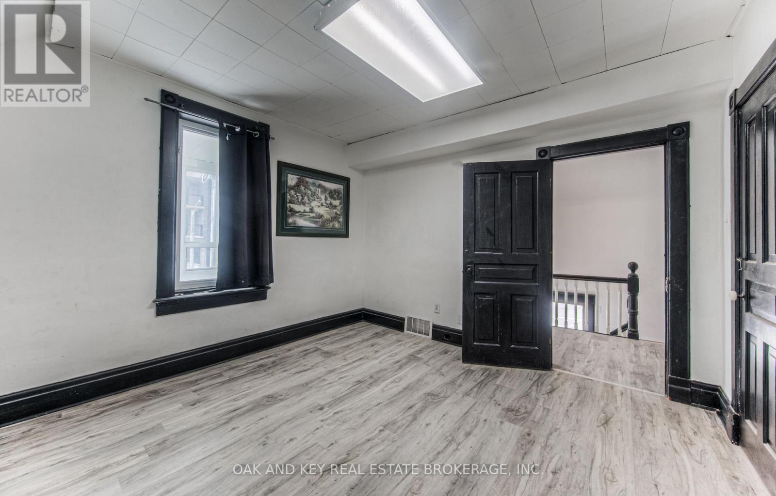 496 King Street E, Kitchener, Ontario  N2G 2L6 - Photo 23 - X12109415