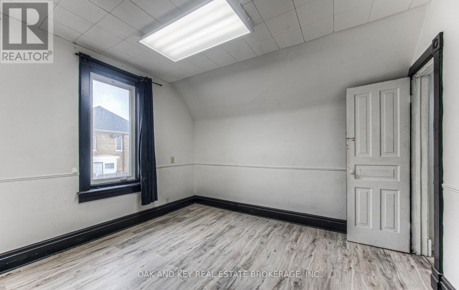496 King Street E, Kitchener, Ontario  N2G 2L6 - Photo 29 - X12109415