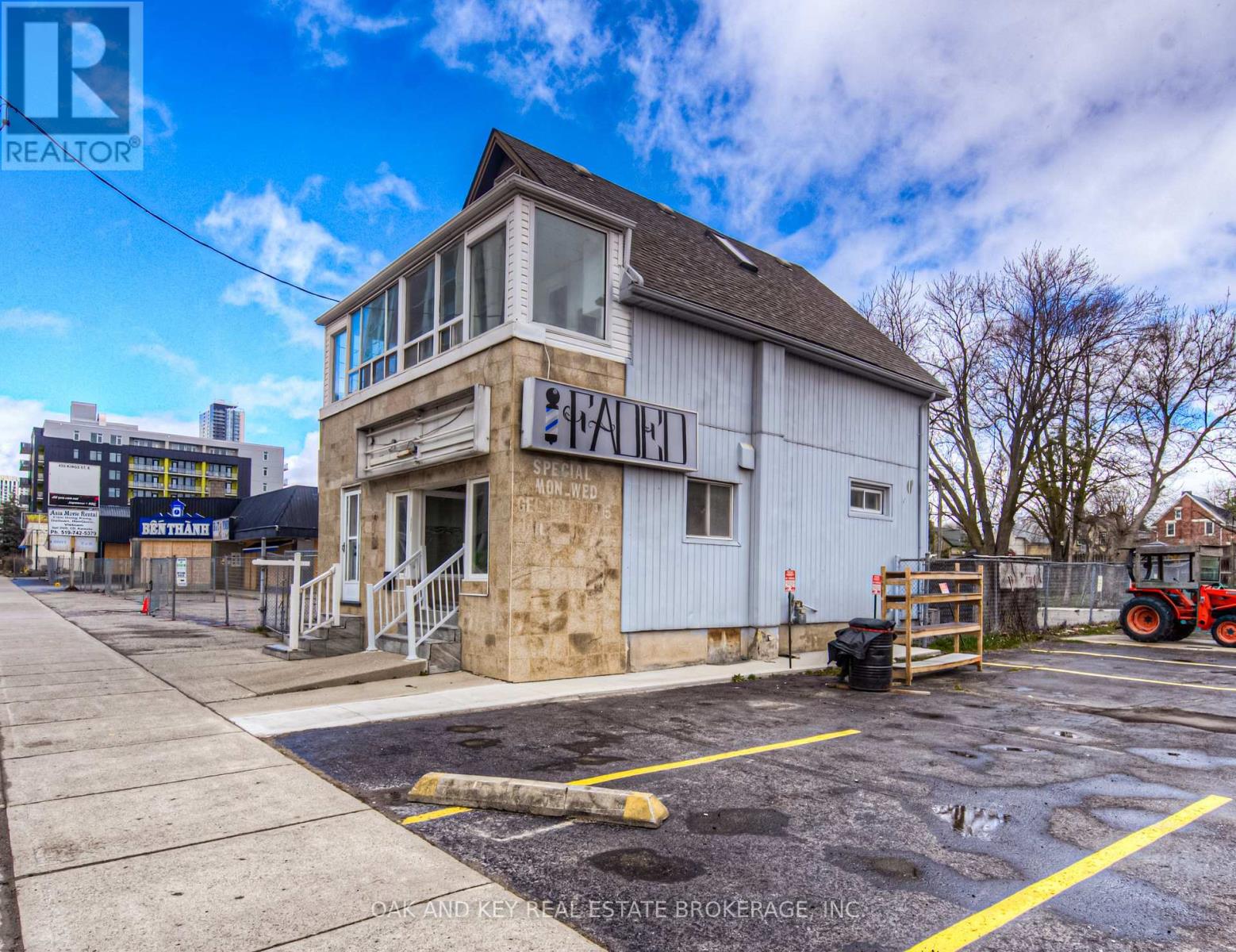 Property at 496 KING STREET E image 3