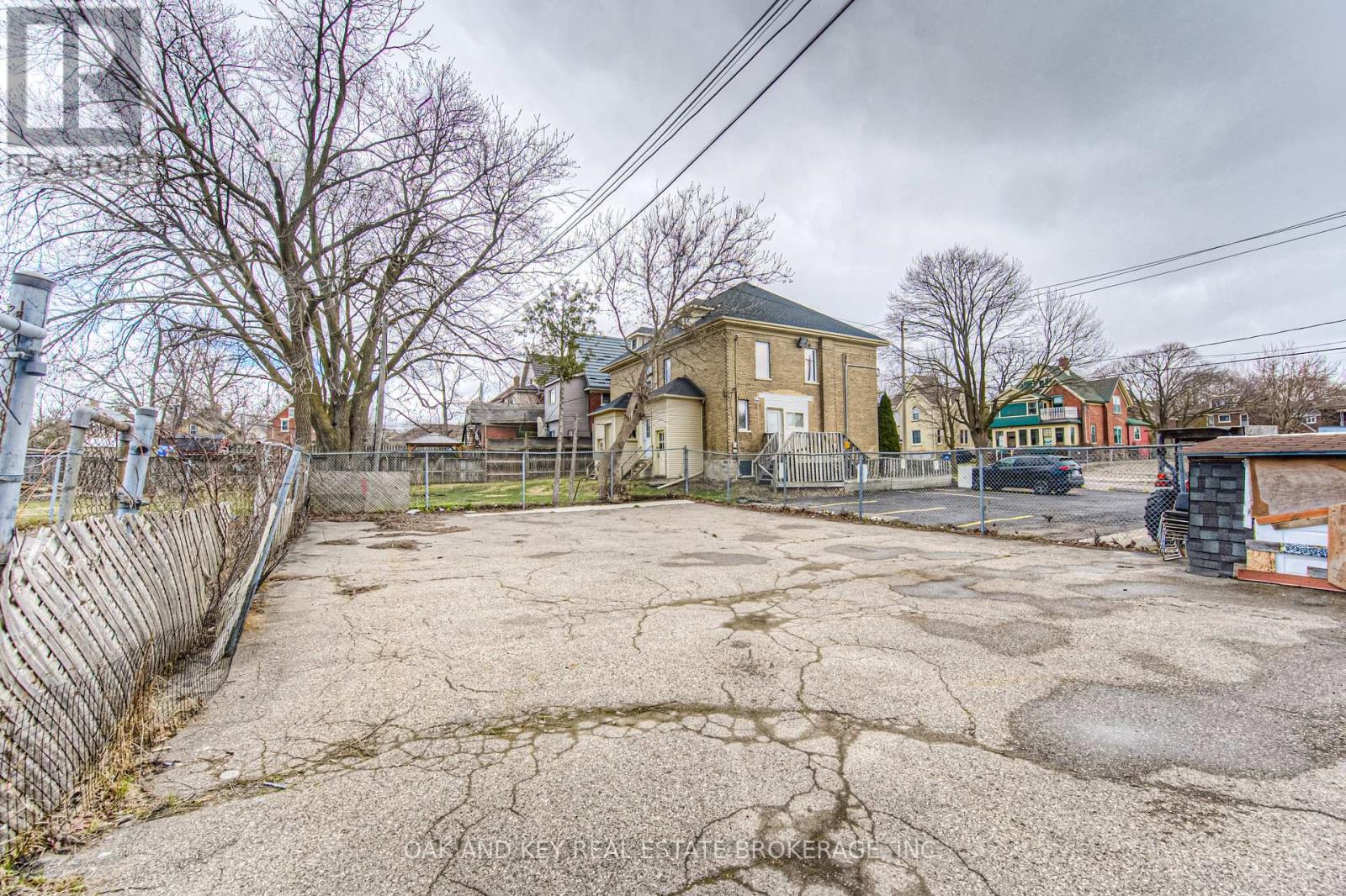 496 King Street E, Kitchener, Ontario  N2G 2L6 - Photo 33 - X12109415