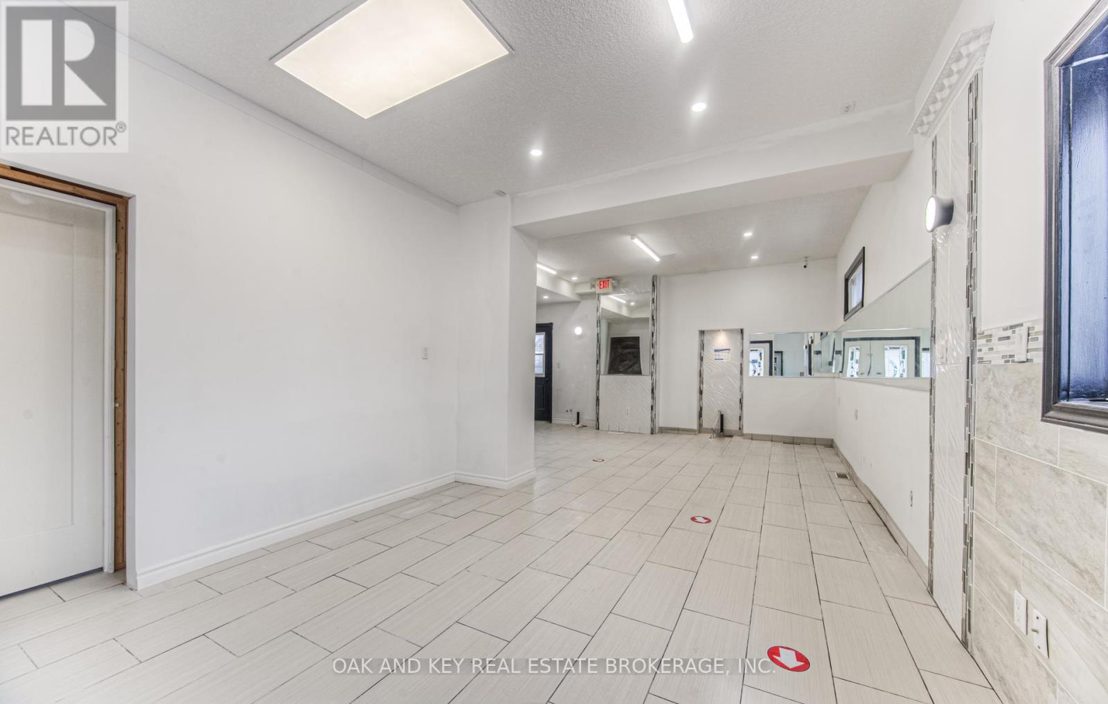496 King Street E, Kitchener, Ontario  N2G 2L6 - Photo 6 - X12109415