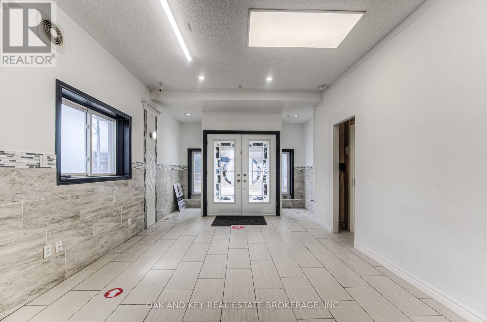 496 King Street E, Kitchener, Ontario  N2G 2L6 - Photo 7 - X12109415