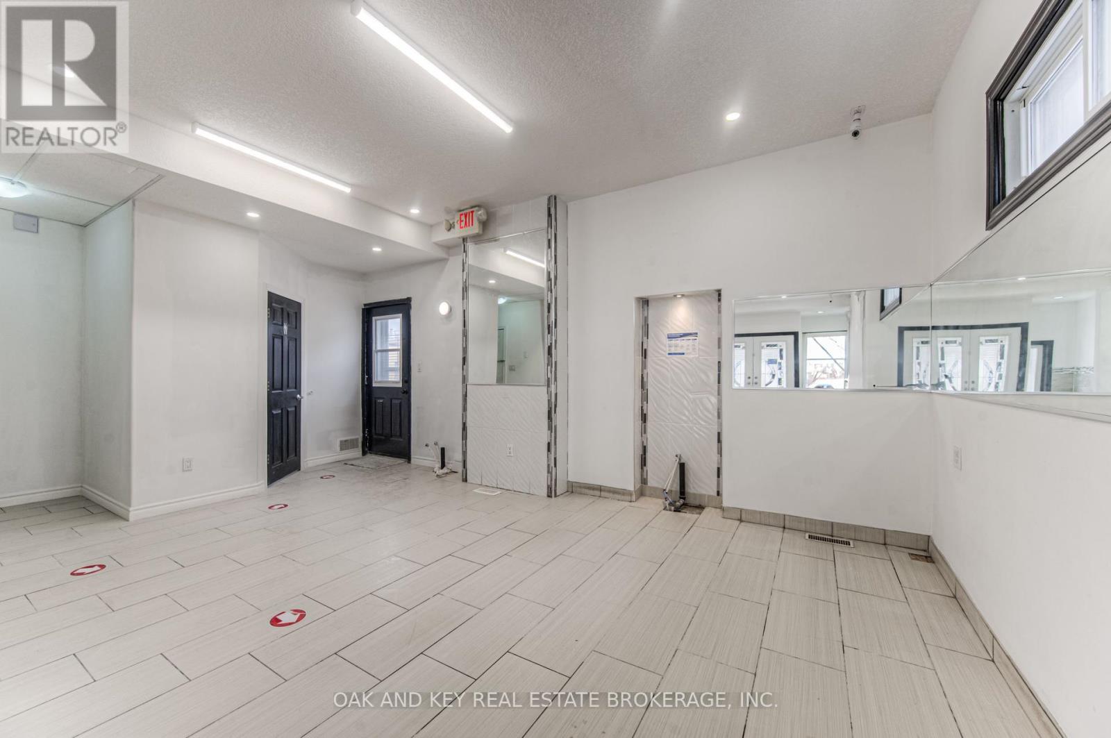 496 King Street E, Kitchener, Ontario  N2G 2L6 - Photo 8 - X12109415