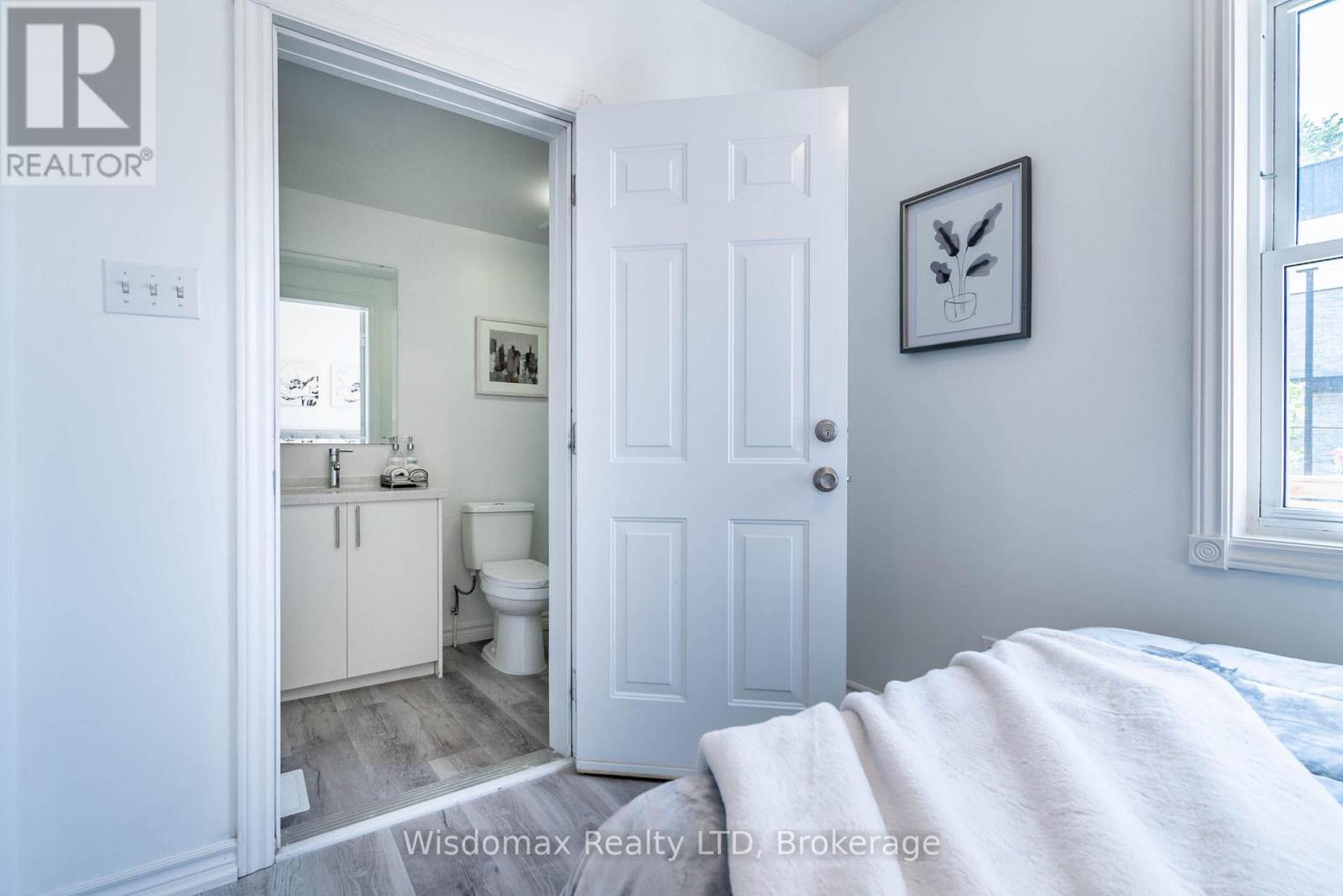5790 Robinson Street, Niagara Falls, Ontario  L2G 2B2 - Photo 11 - X12109407