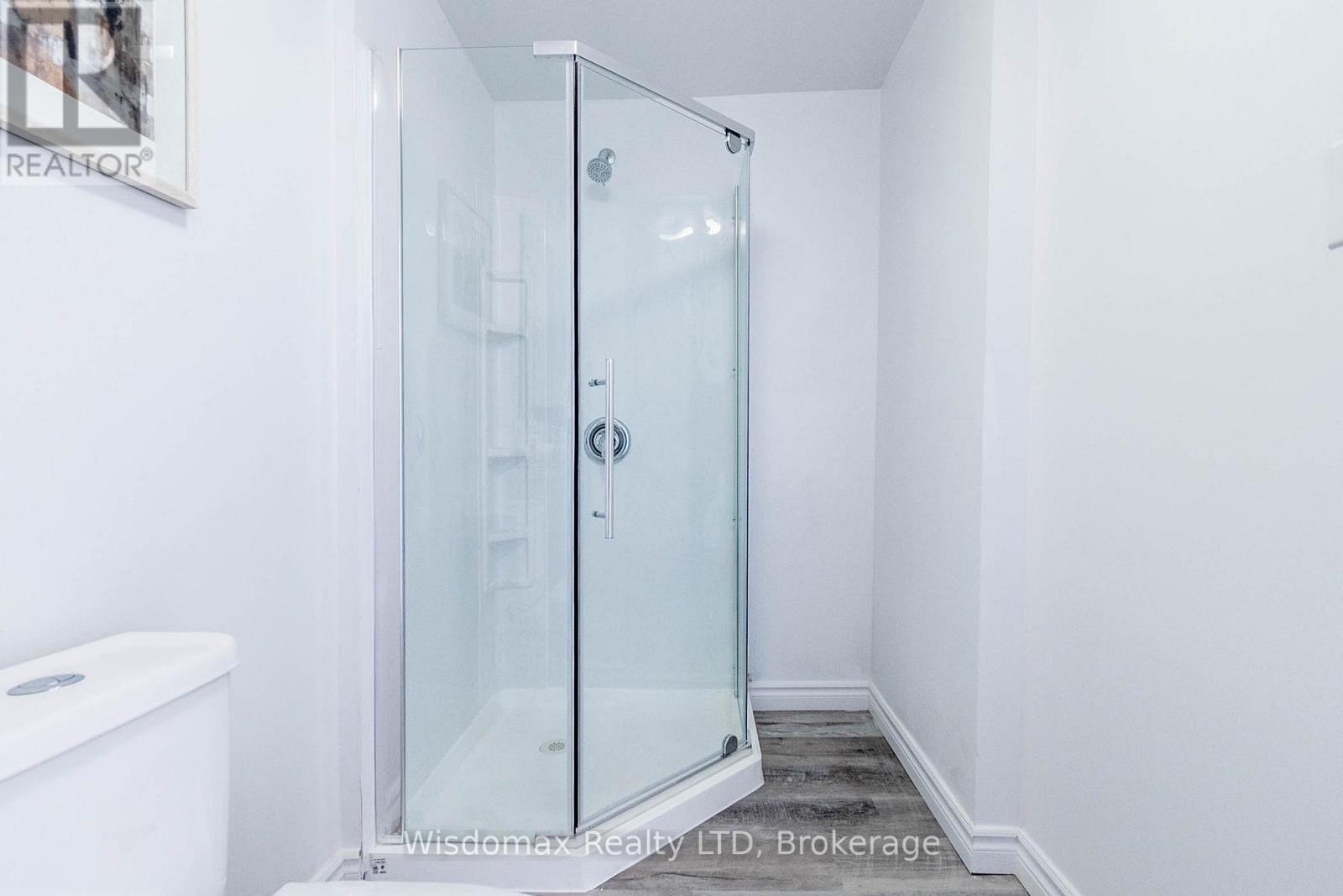 5790 Robinson Street, Niagara Falls, Ontario  L2G 2B2 - Photo 12 - X12109407