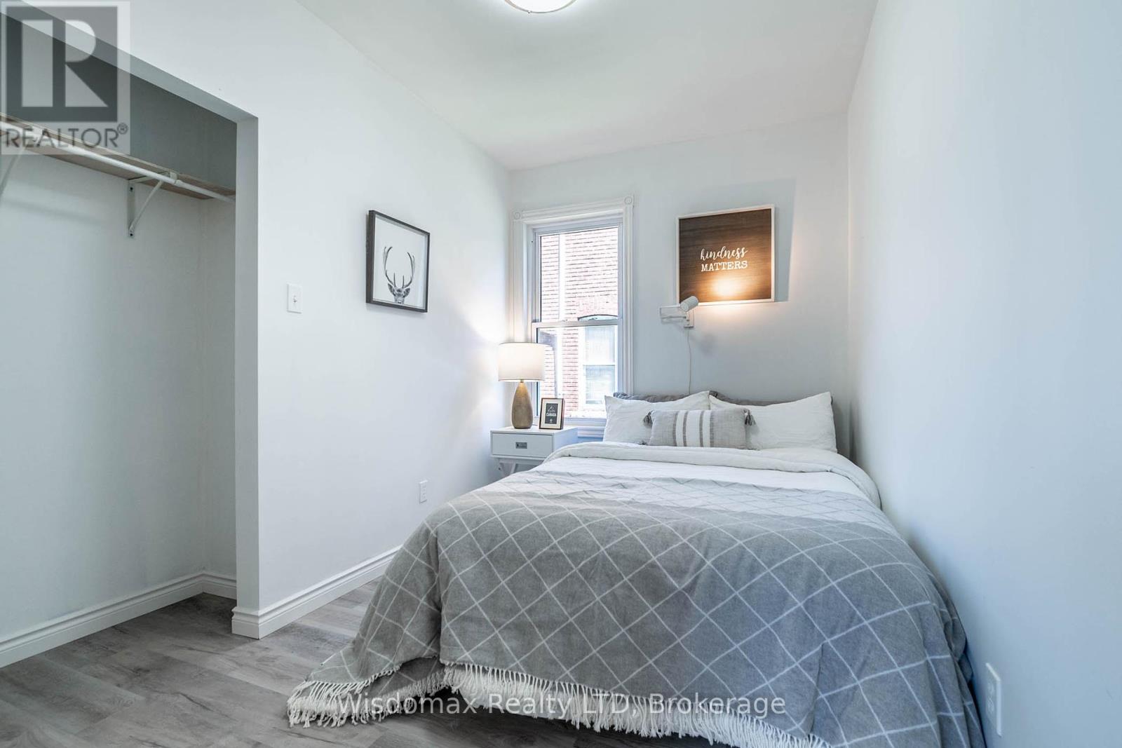 5790 Robinson Street, Niagara Falls, Ontario  L2G 2B2 - Photo 8 - X12109407