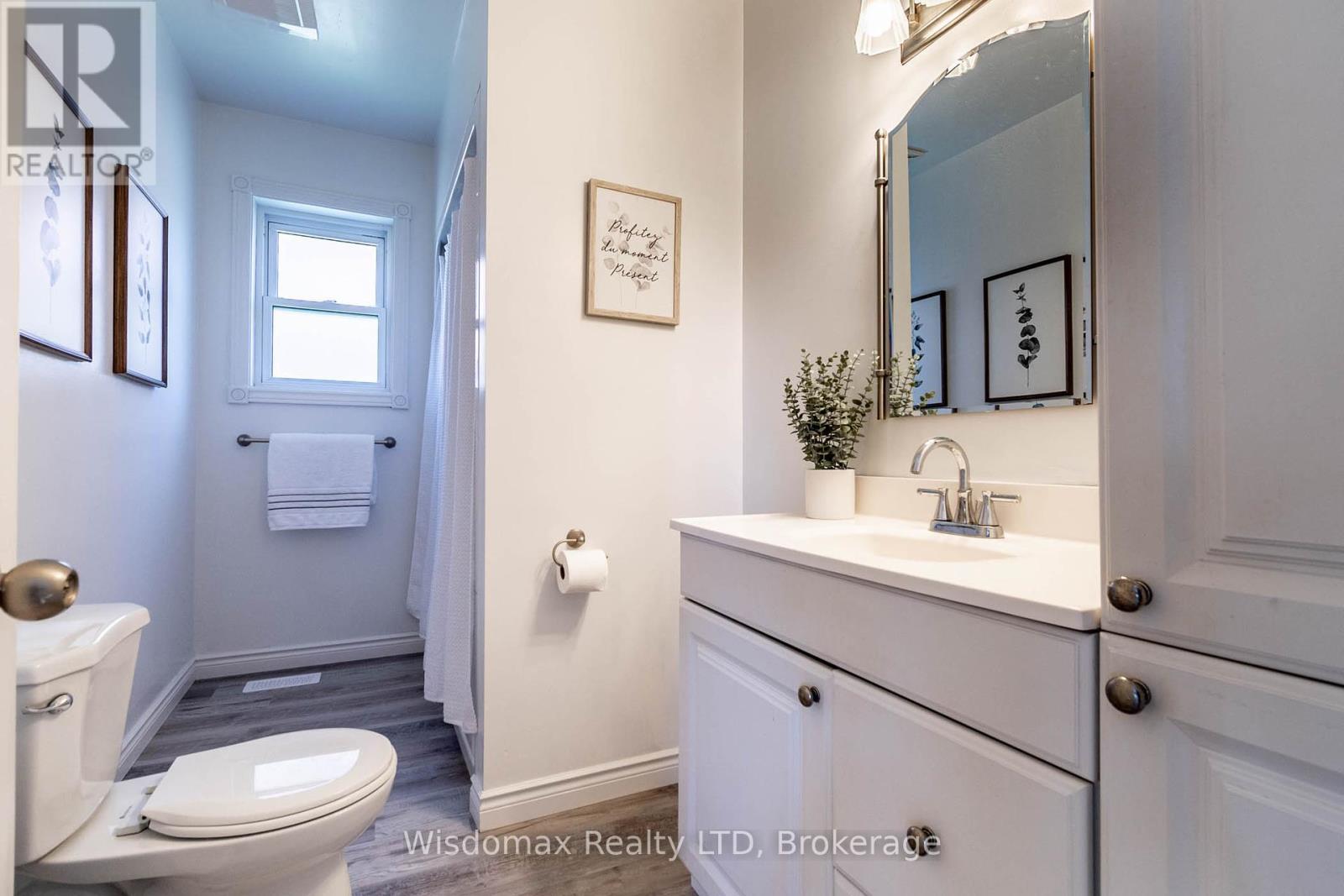 5790 Robinson Street, Niagara Falls, Ontario  L2G 2B2 - Photo 9 - X12109407