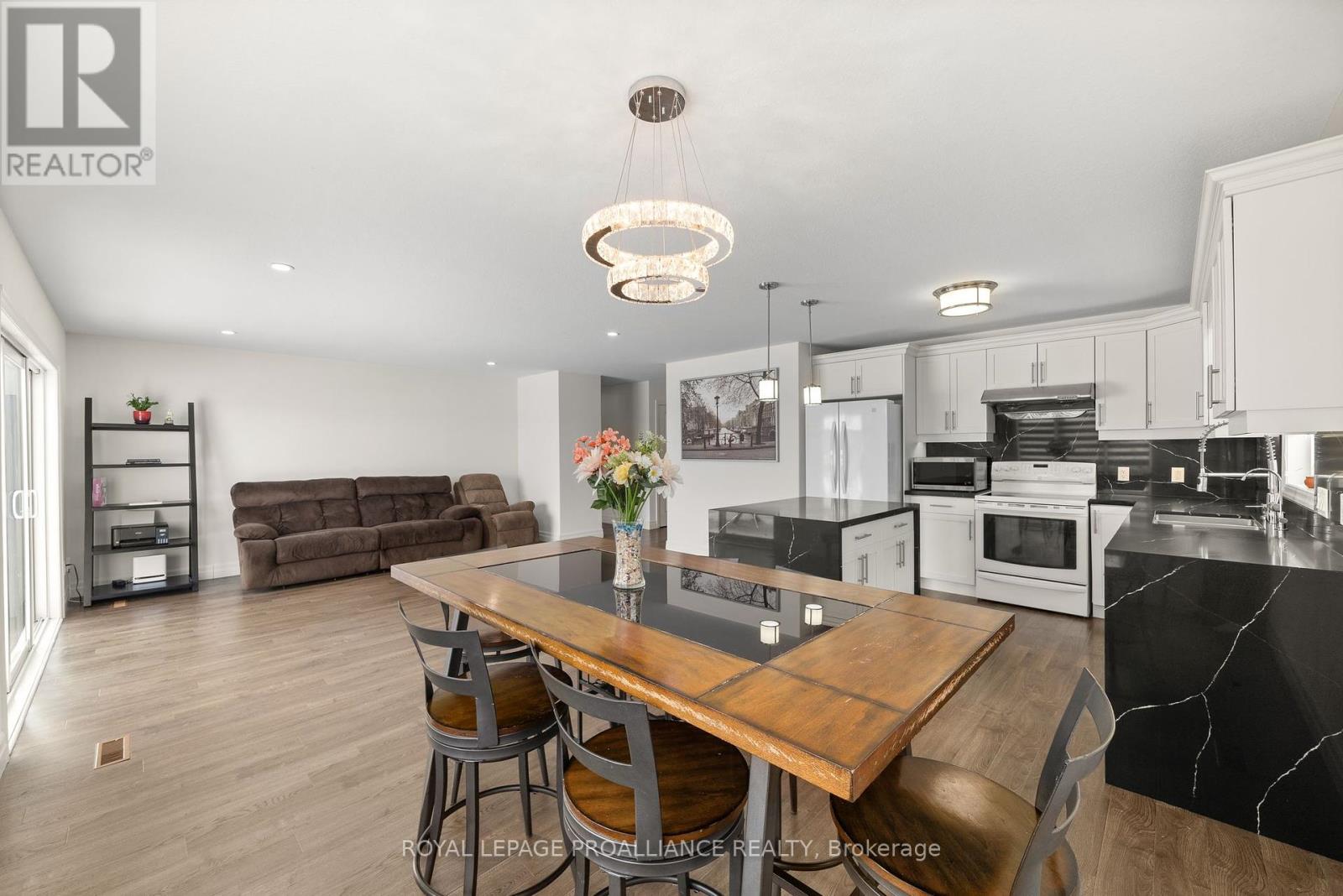 49 Tessa Boulevard, Belleville, Ontario  K8N 0B4 - Photo 9 - X11980254