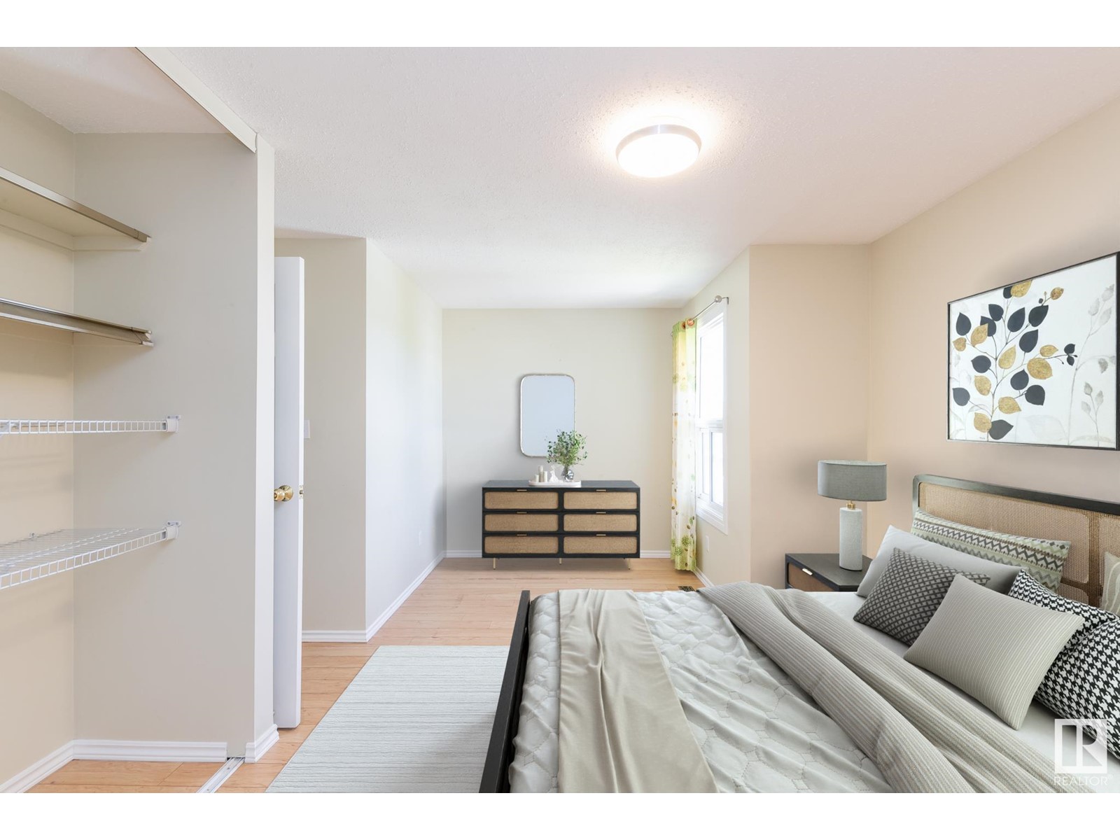Property at 16922 109 ST NW image 1