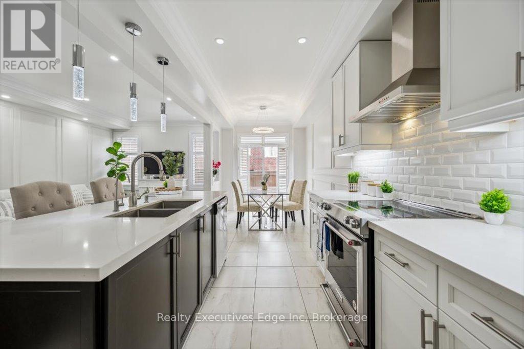 31 Rainforest Lane, Halton Hills, Ontario  L7G 0L8 - Photo 8 - W12109437