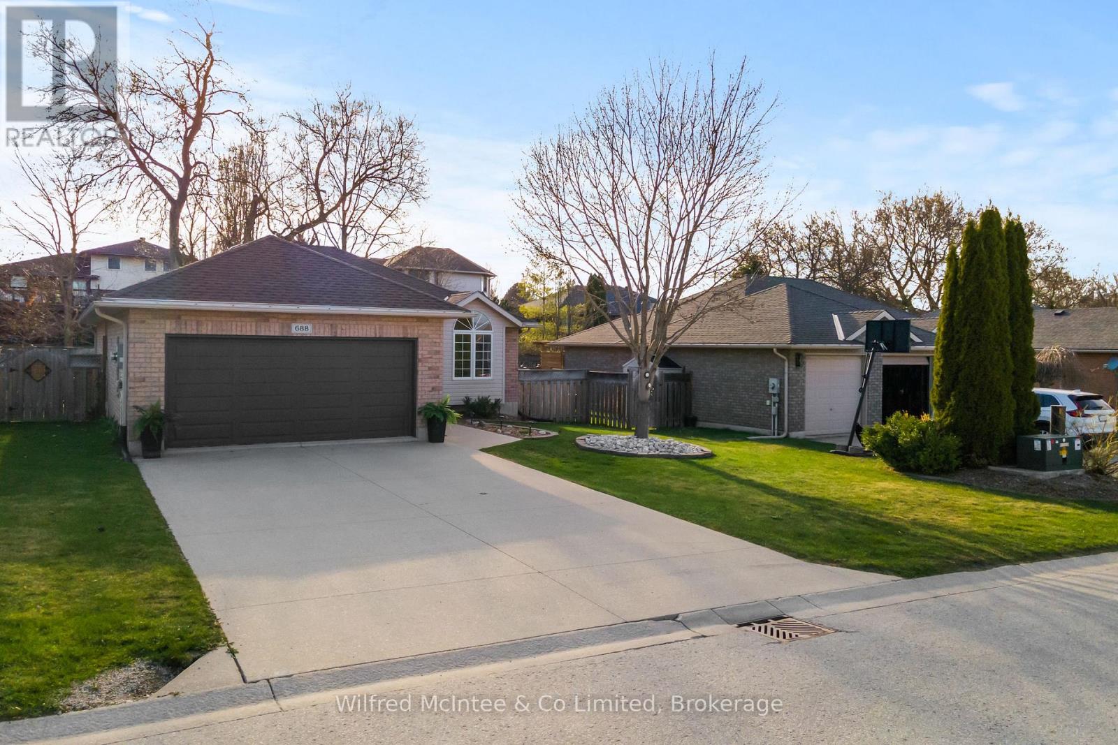 Property at 688 22ND AVENUE image 2