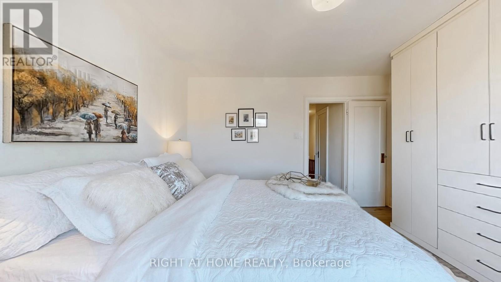 110 Roseneath Gardens, Toronto, Ontario  M6C 3X6 - Photo 9 - C12109472