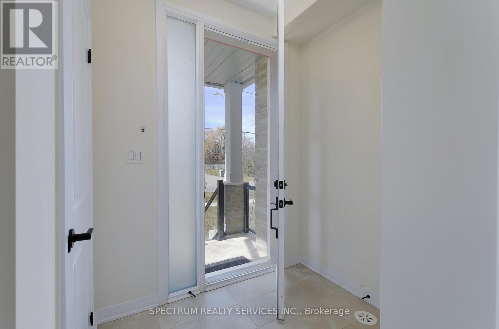 176 De La Roche Drive, Vaughan, Ontario  L4H 5G4 - Photo 3 - N12109491