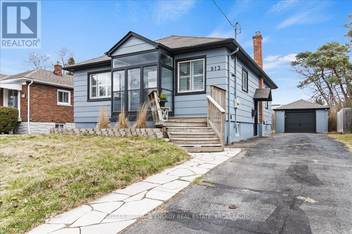 Property at 913 CENTRE STREET N image 1