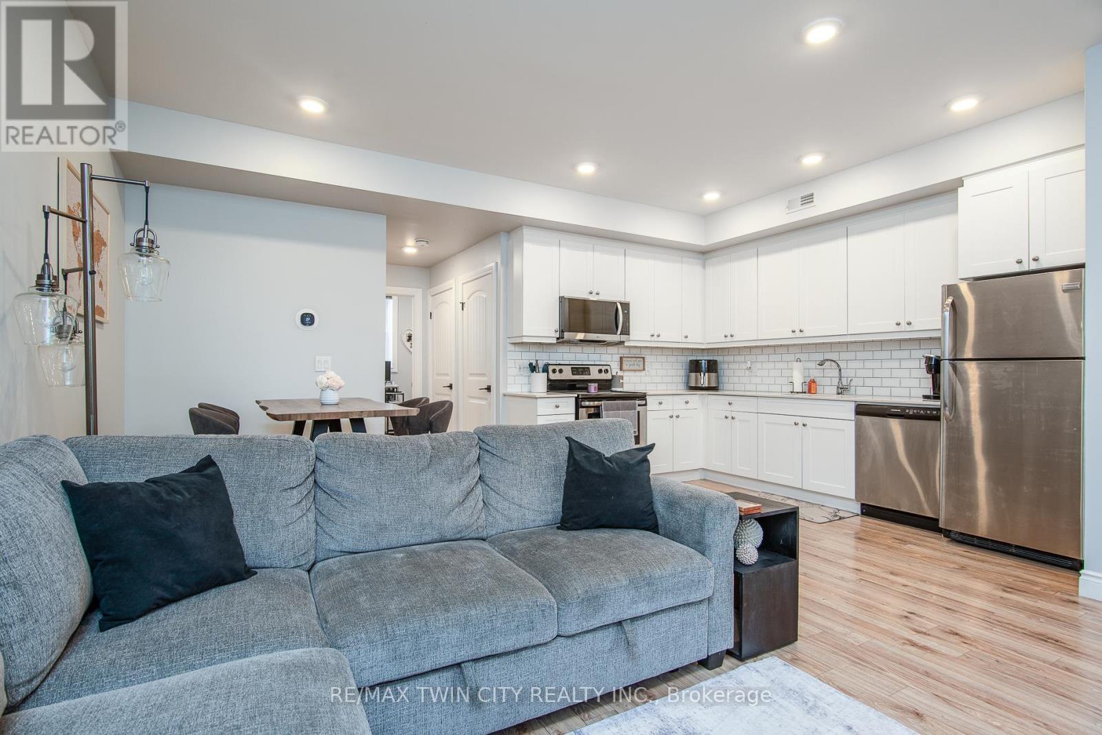 #b104 - 112 Union Street E, Waterloo, Ontario  N2J 1C5 - Photo 12 - X12109461