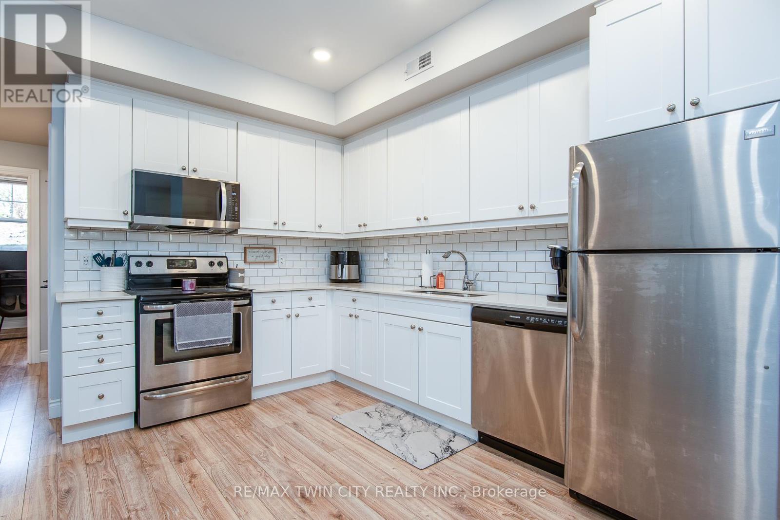 #b104 - 112 Union Street E, Waterloo, Ontario  N2J 1C5 - Photo 21 - X12109461