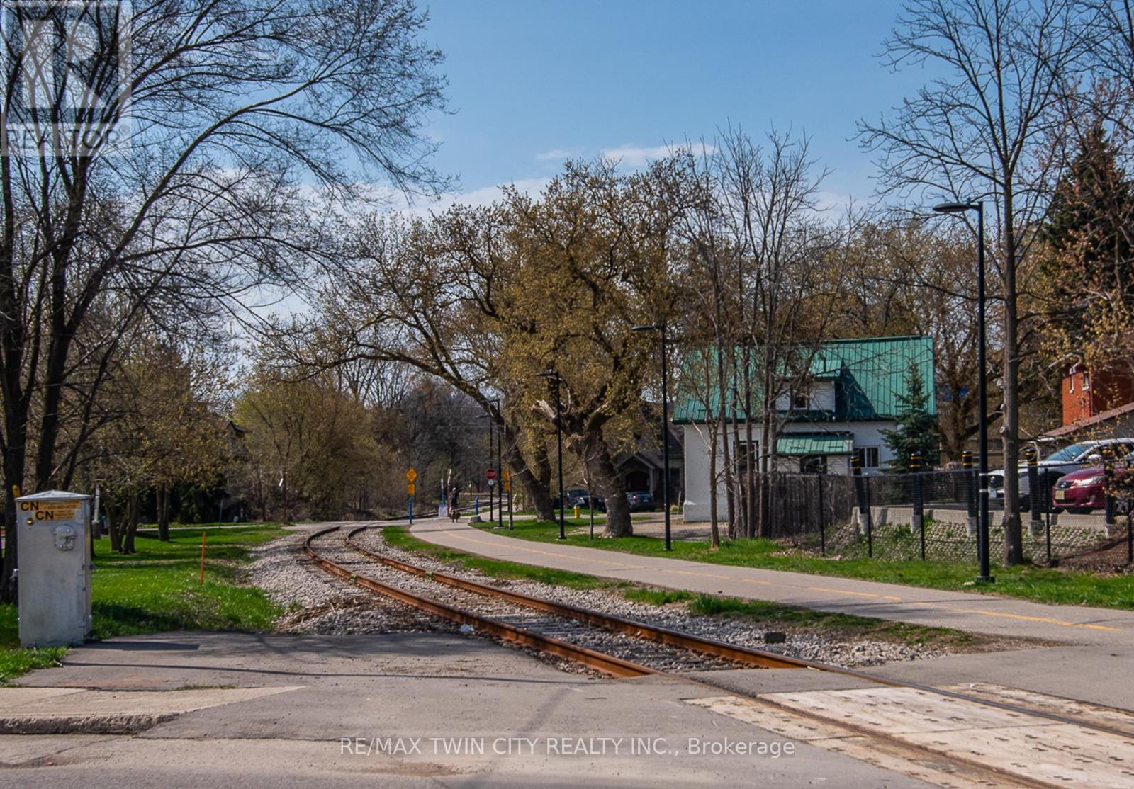 #b104 - 112 Union Street E, Waterloo, Ontario  N2J 1C5 - Photo 8 - X12109461