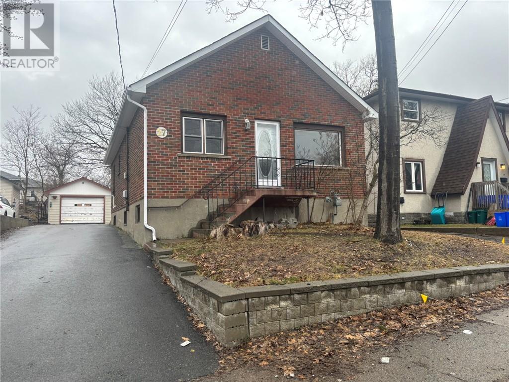27 Whittaker Street, Greater Sudbury, Ontario