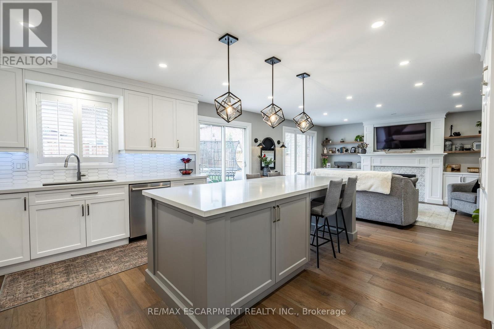 Property at 221 HOMEBROOK DRIVE image 4
