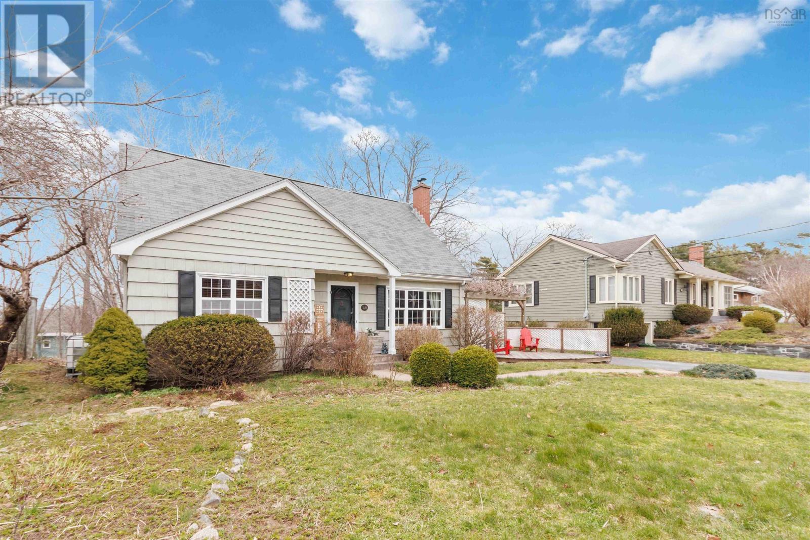 Property at 28 Fleming Drive image 3