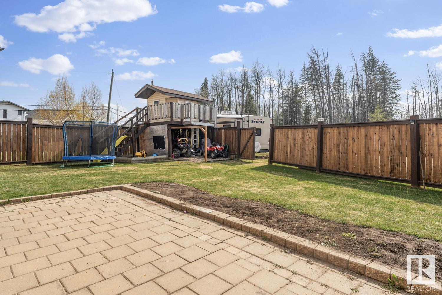 Property at 6117 54 AV image 4