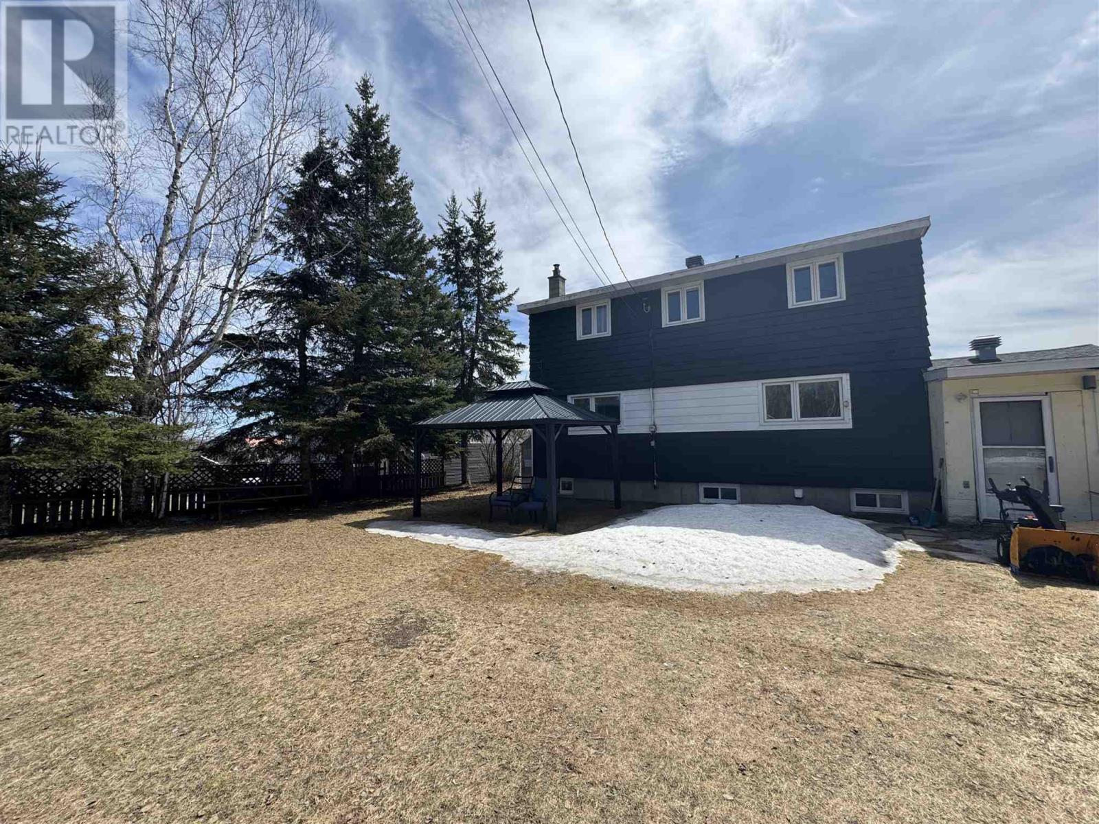 32 Mona Dr, Manitouwadge, Ontario  P0T 2C0 - Photo 2 - TB250889
