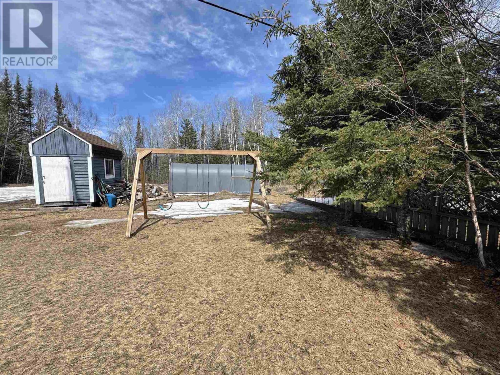 32 Mona Dr, Manitouwadge, Ontario  P0T 2C0 - Photo 3 - TB250889