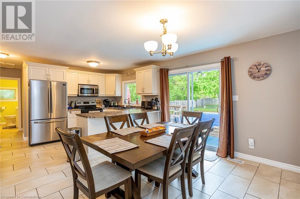 Photo 4 of 40 for 594 Gordon Avenue