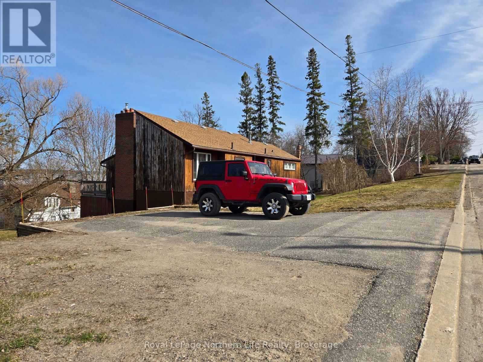 705 Rorke Avenue, Temiskaming Shores (Haileybury), Ontario  P0J 1K0 - Photo 2 - T12064178