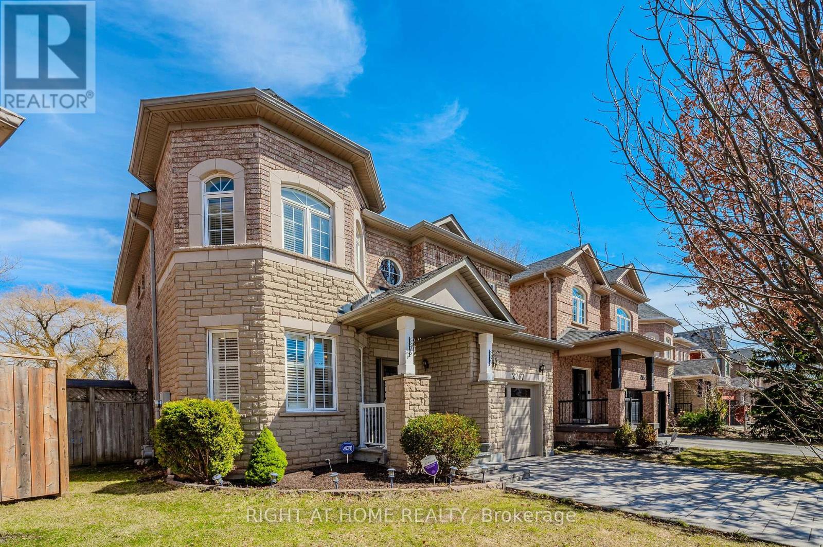 2267 EMPIRE CRESCENT, Burlington, Ontario