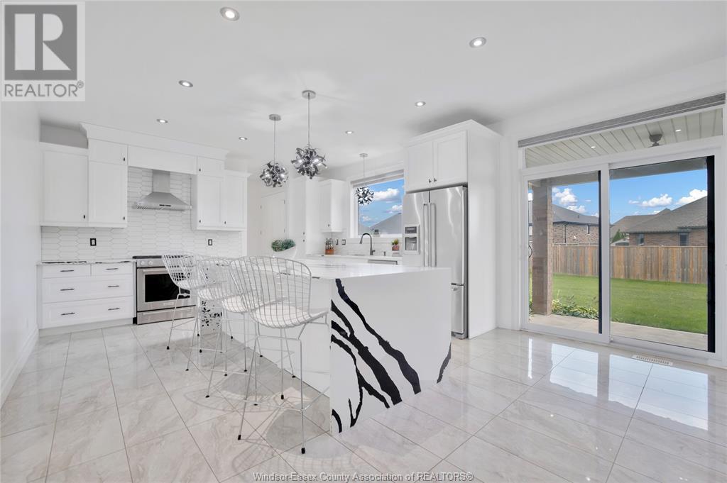 Property at 264 ARKONA image 4