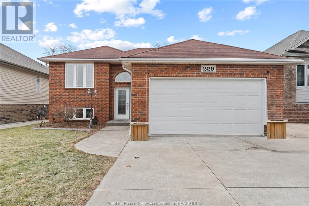 Property at 229 Branton CRESCENT image 2