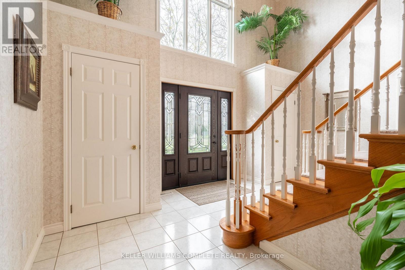 50 Henley Drive, St. Catharines (Martindale Pond), Ontario  L2N 4A9 - Photo 8 - X12109751