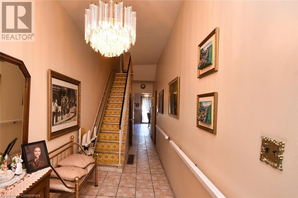 Property at 241 ROBERT Street image 3