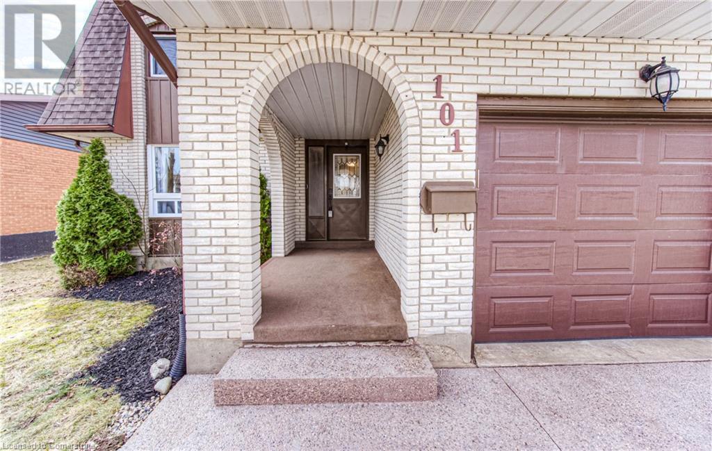 Property at 101 OLD COUNTRY Drive image 3