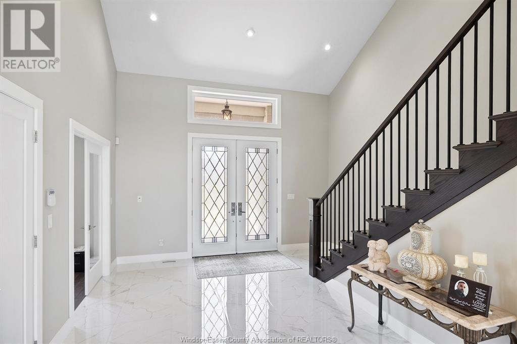 Property at 1094 ROSELAND DRIVE South image 4
