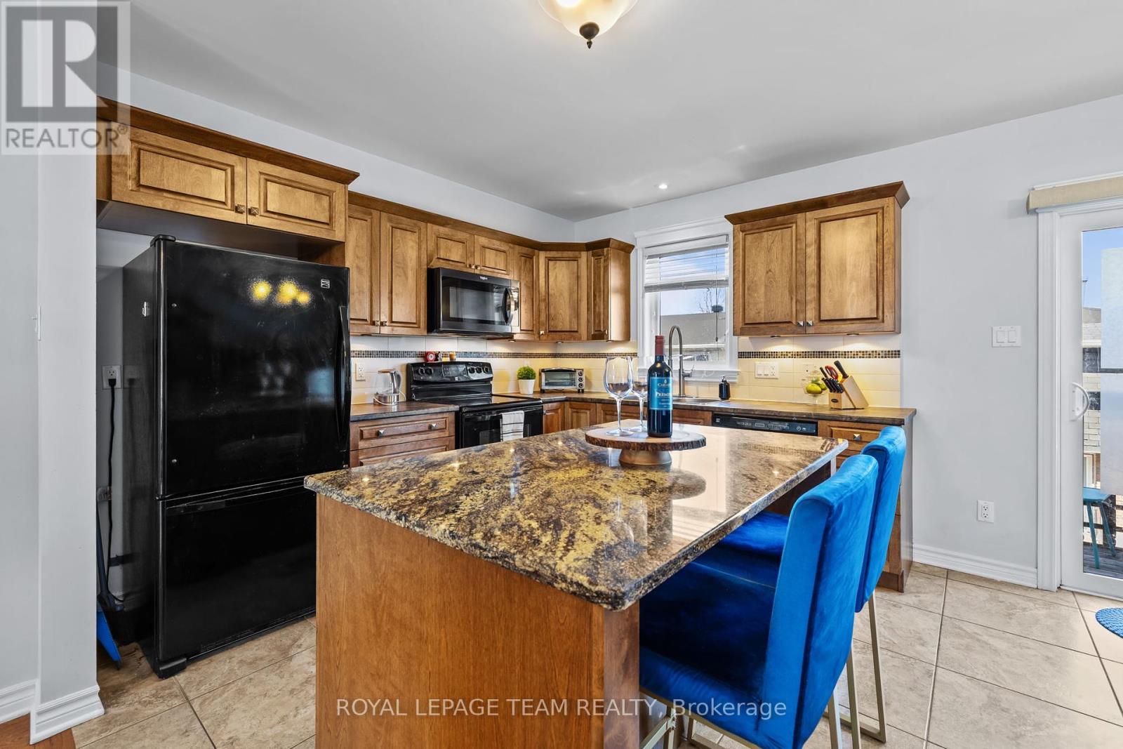 125 Brilia Private, Ottawa, Ontario  K1J 0B7 - Photo 13 - X12109610
