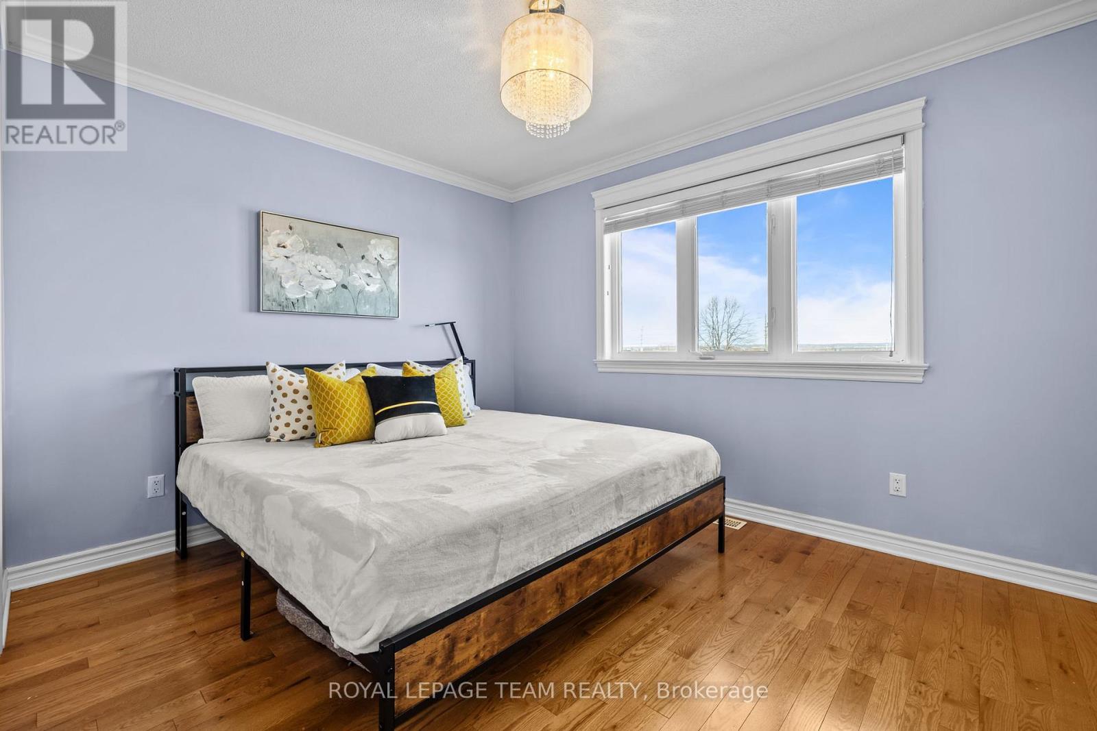 125 Brilia Private, Ottawa, Ontario  K1J 0B7 - Photo 20 - X12109610
