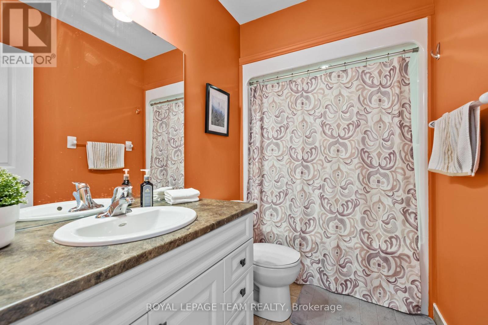 125 Brilia Private, Ottawa, Ontario  K1J 0B7 - Photo 26 - X12109610