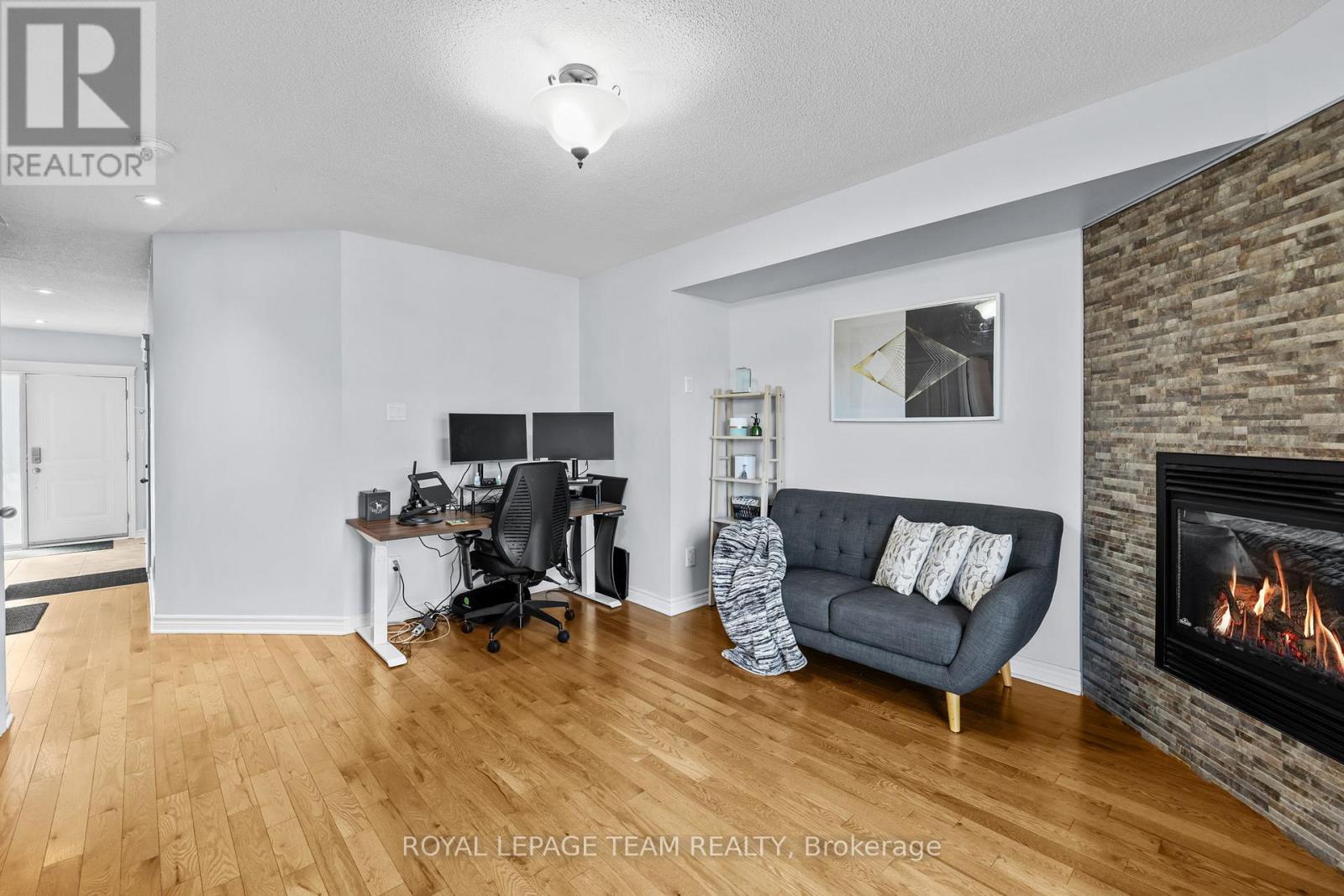 Property at 125 BRILIA PRIVATE image 4
