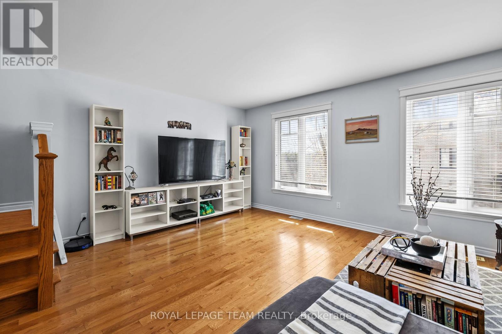 125 Brilia Private, Ottawa, Ontario  K1J 0B7 - Photo 6 - X12109610