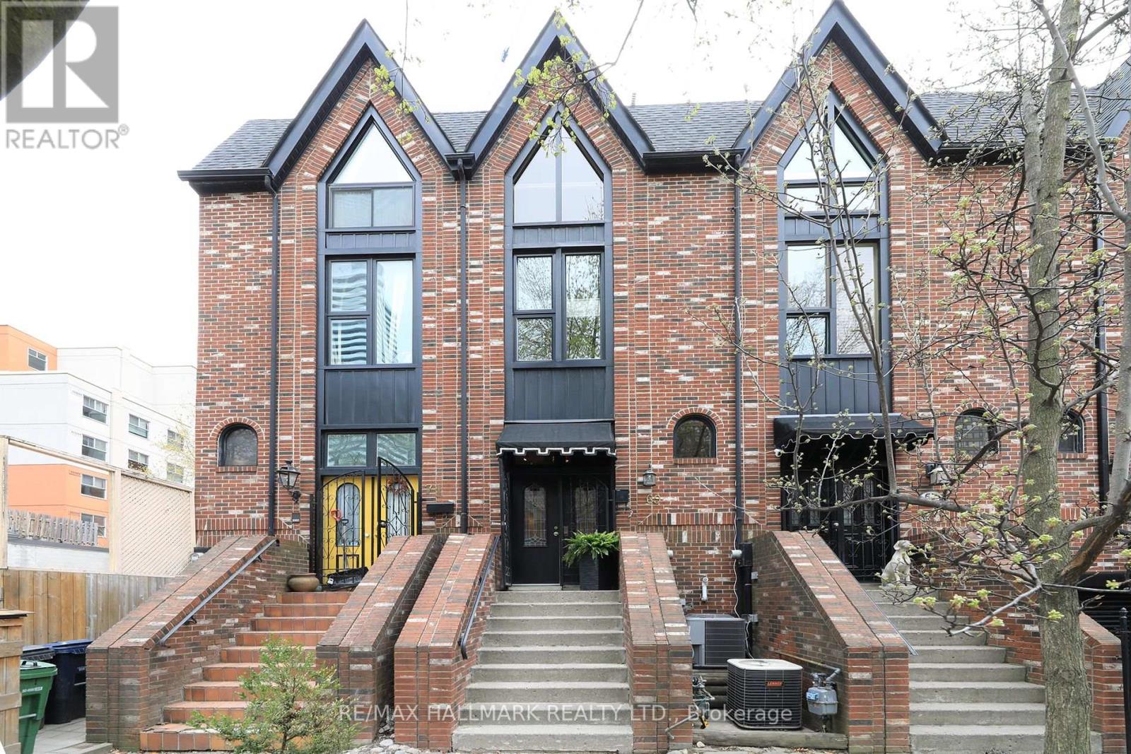 Property at 69 MCGILL STREET image 1