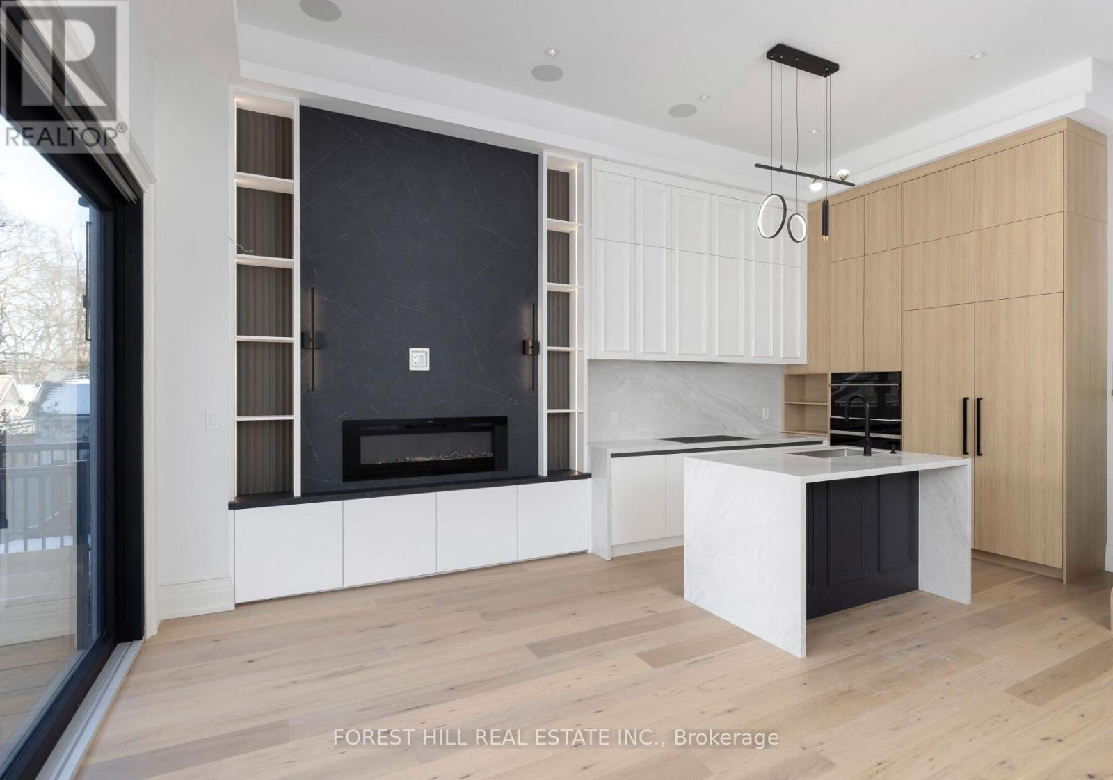 Property at 118 BRIAR HILL AVENUE image 3