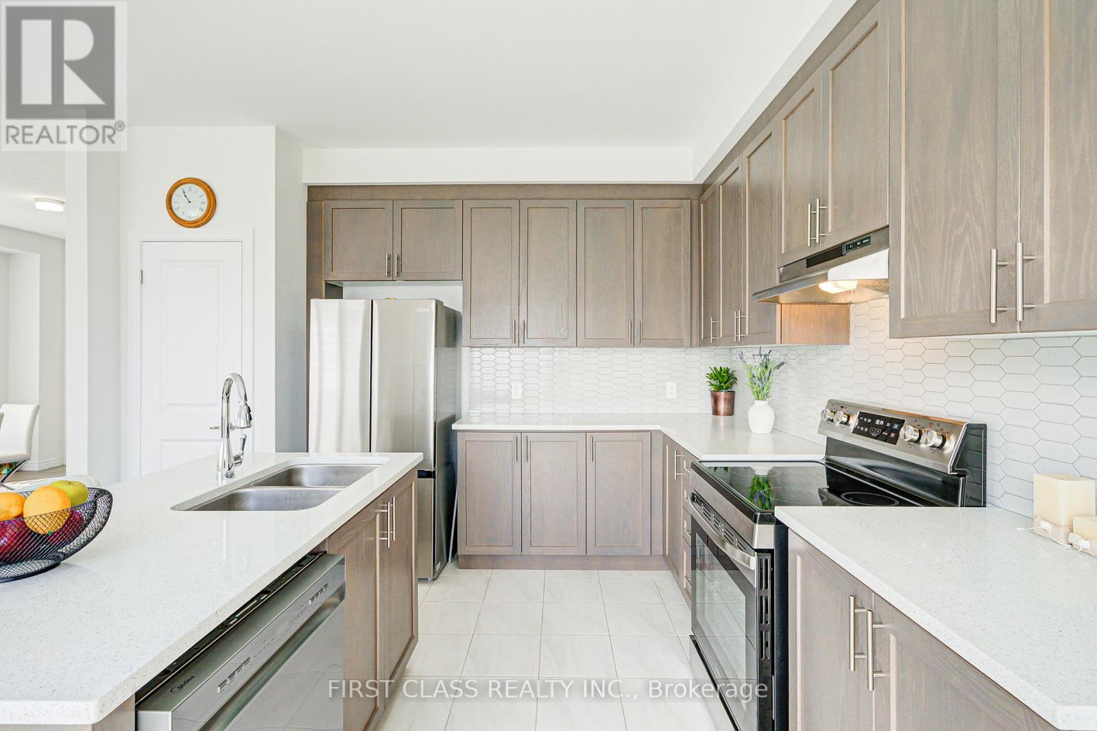 2049 Chris Mason Street, Oshawa (Kedron), Ontario  L1H 7K5 - Photo 24 - E12109593