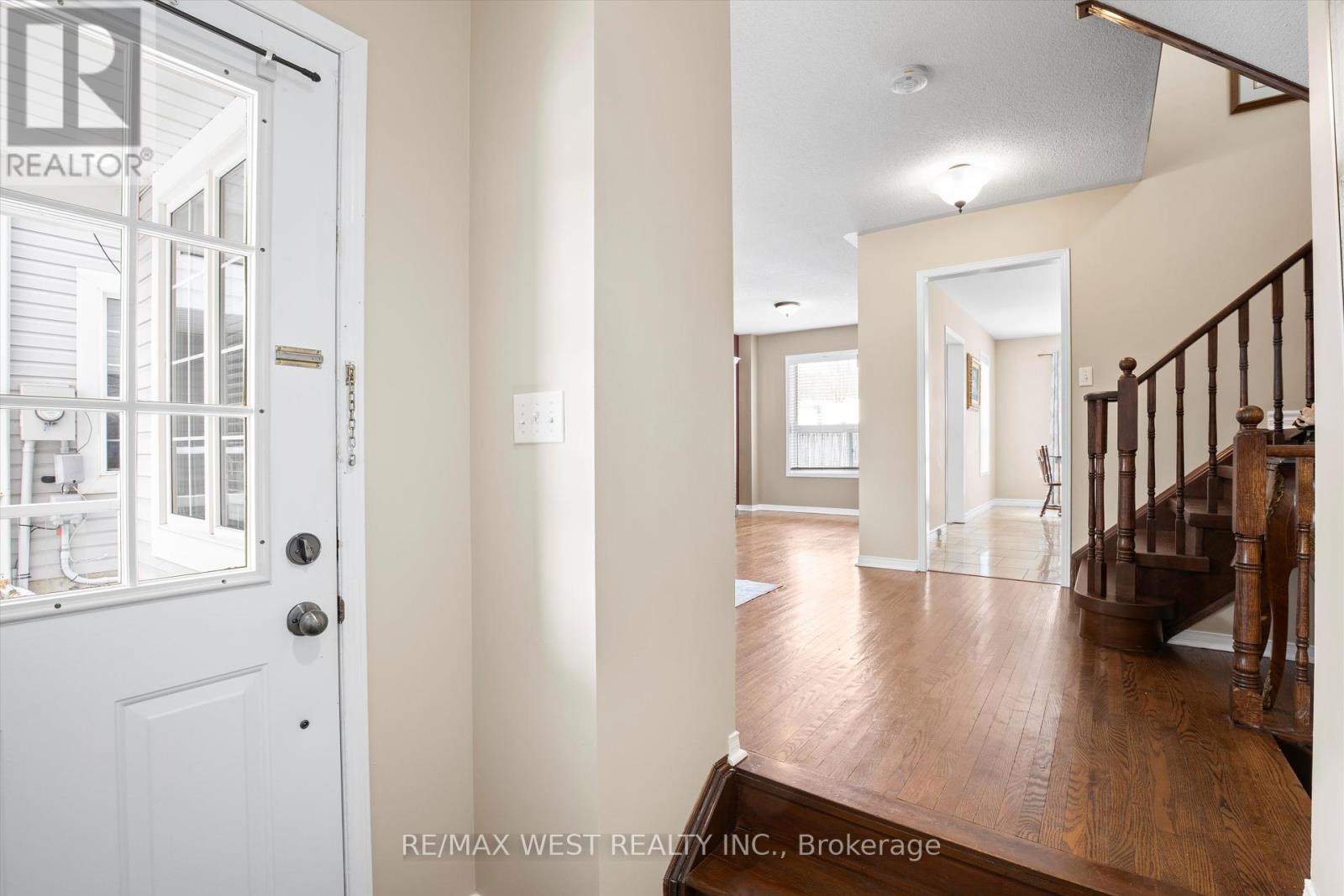 Property at 44 GUNNING CRESCENT image 3