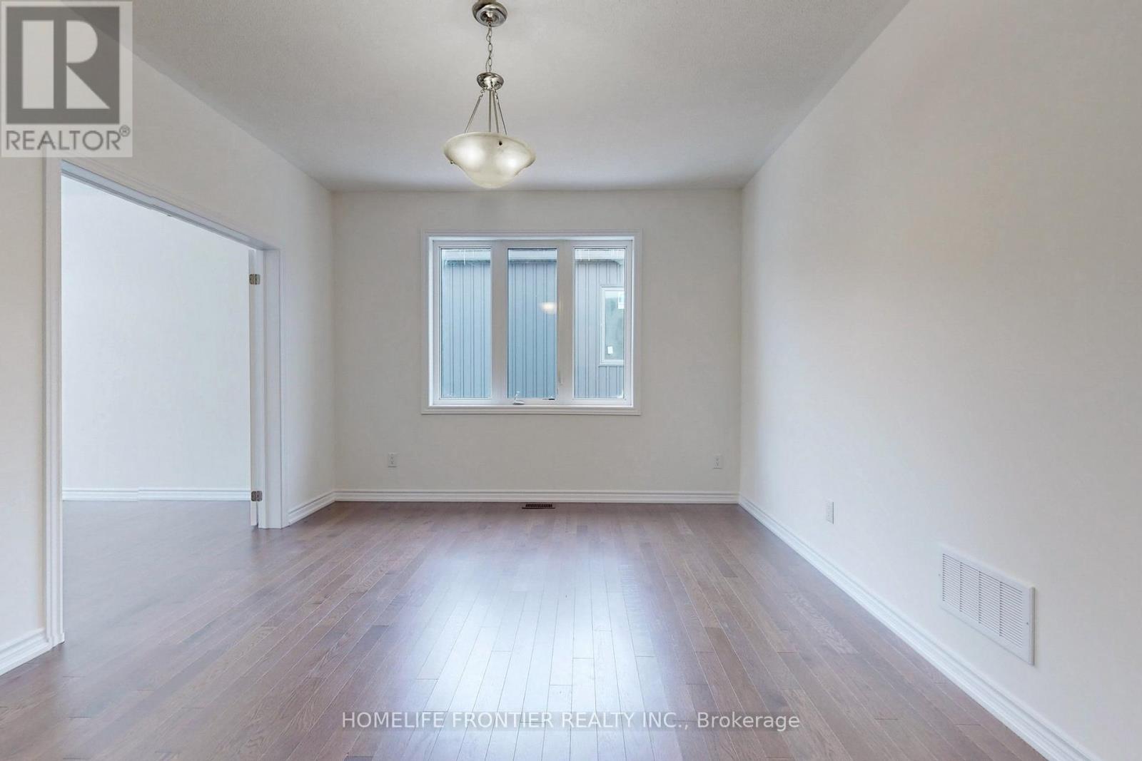 364 Ramblewood Drive, Wasaga Beach, Ontario  L9Z 0L5 - Photo 4 - S12109732