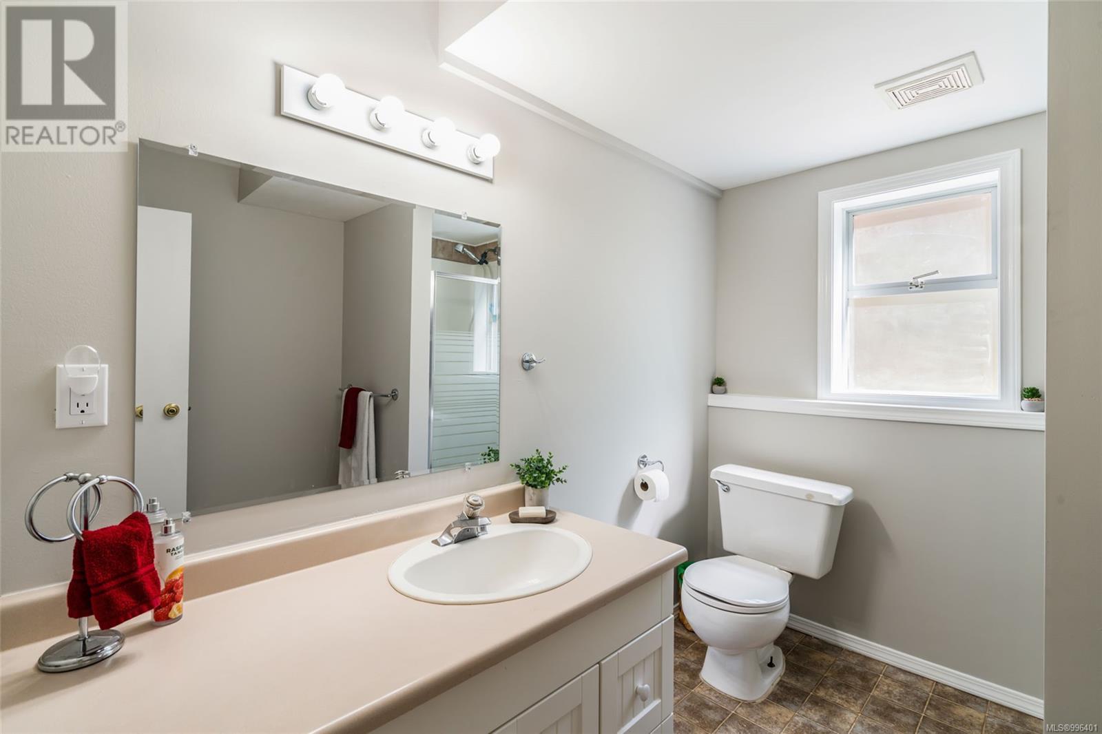 Property at 1121 Harewood Mines Rd image 4
