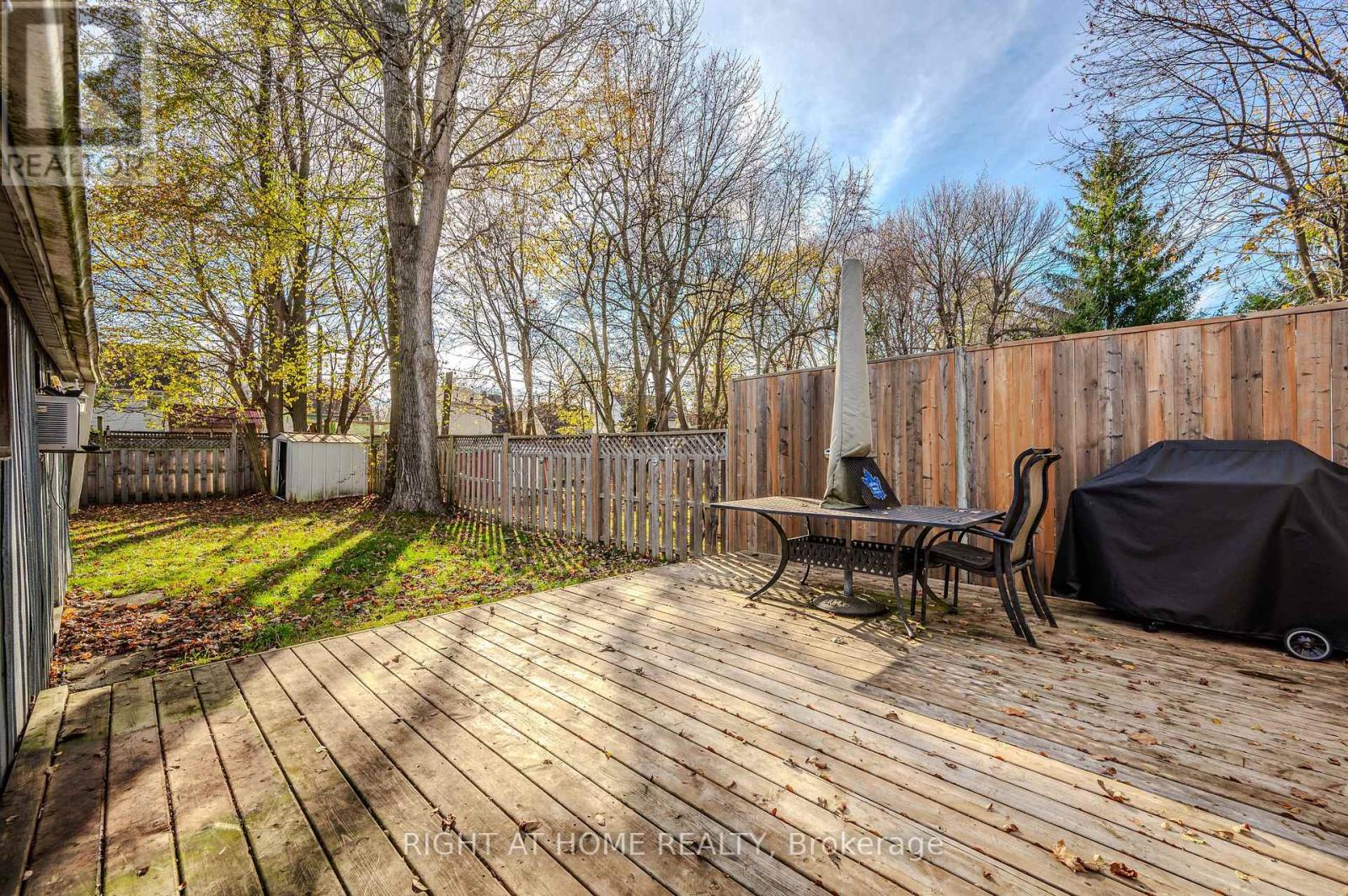 Property at 126 POPLAR AVENUE image 4